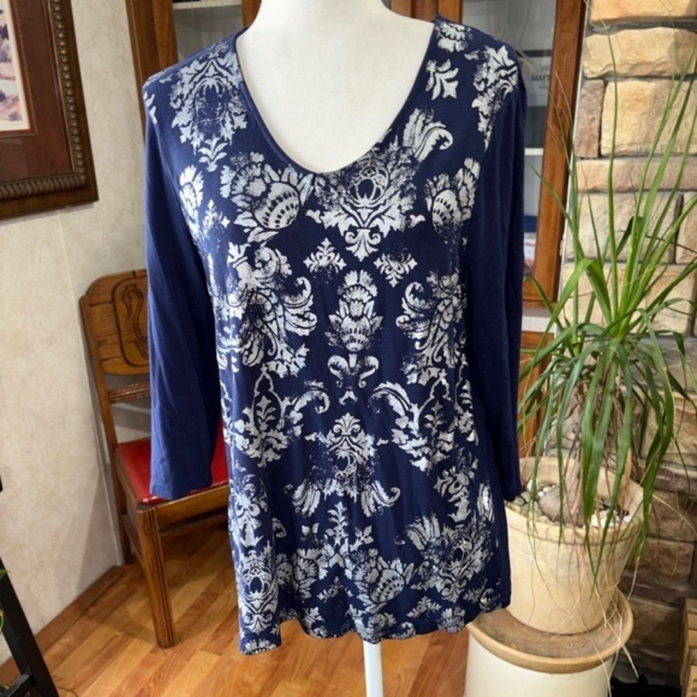CHICOS SIZE 2 SIZE LARGE NAVY BLUE 3/4 SLEEVE TOP